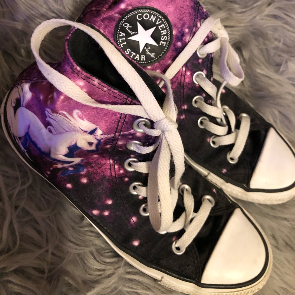 🦄 Unicorn Converses🦄